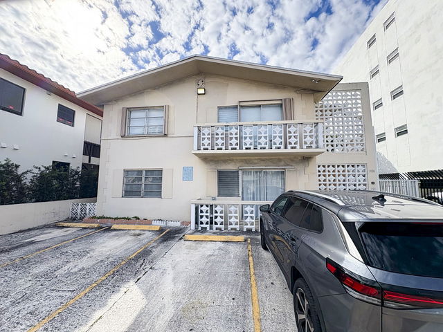 7434 Harding Condo photo 2